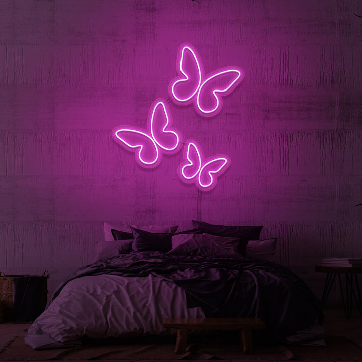 "BUTTERFLIES" NEON SKILT